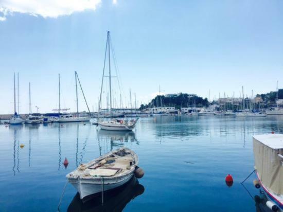 For Harbor Travelers Apartment Piraeus Bagian luar foto