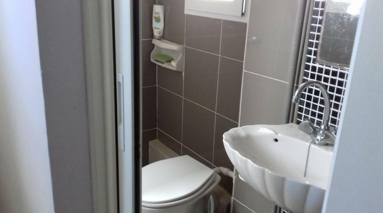 For Harbor Travelers Apartment Piraeus Bagian luar foto